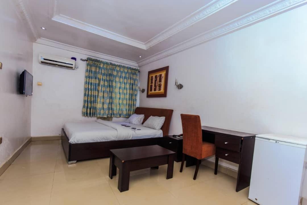 Ben Auto Hotel Lagos Luaran gambar