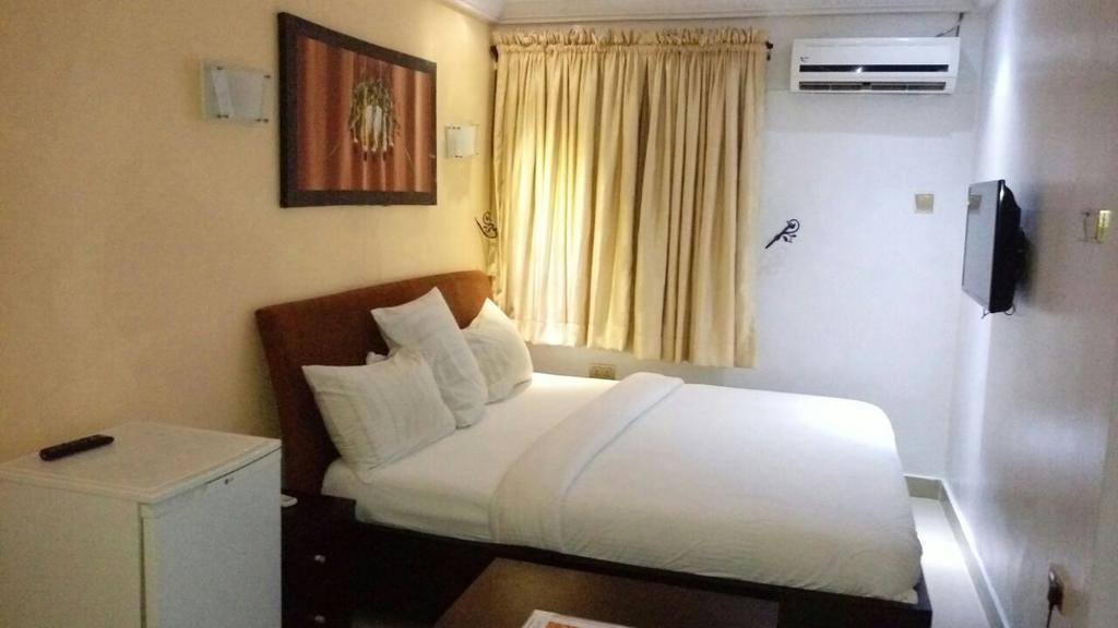 Ben Auto Hotel Lagos Luaran gambar