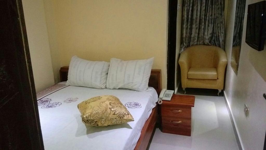 Ben Auto Hotel Lagos Luaran gambar