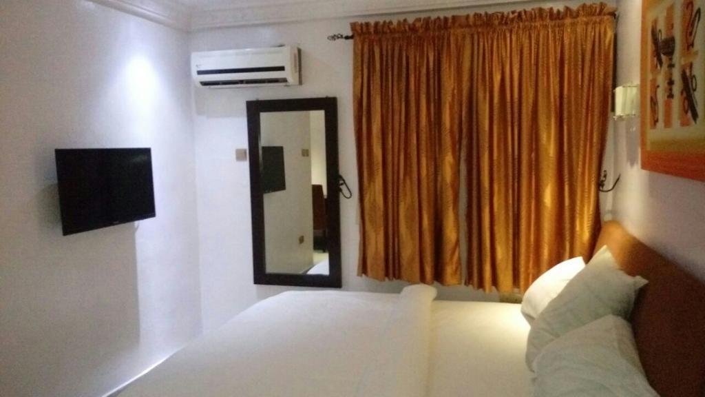 Ben Auto Hotel Lagos Luaran gambar
