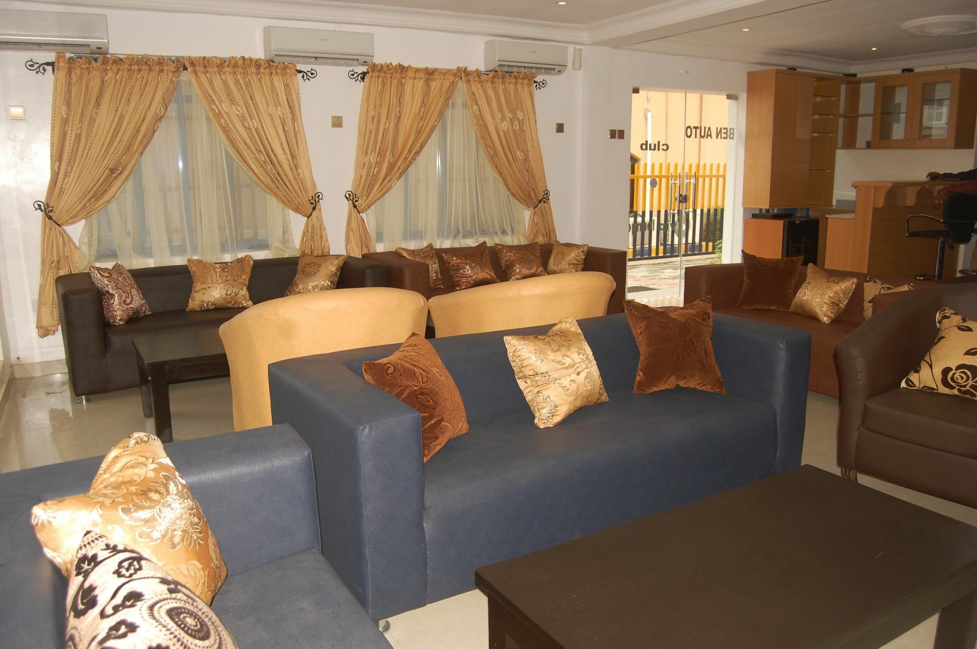 Ben Auto Hotel Lagos Luaran gambar